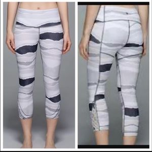 Lululemon True Self Crop Size 4 High Waist Marble